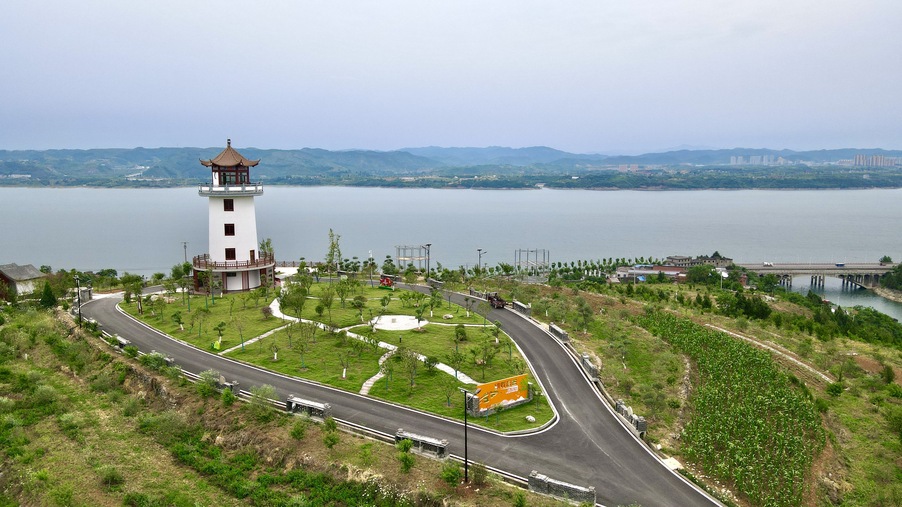 “东方橄榄园”观景台 通讯员 姬廷顺摄 “东方橄榄园”观景台 通讯员 姬廷顺摄