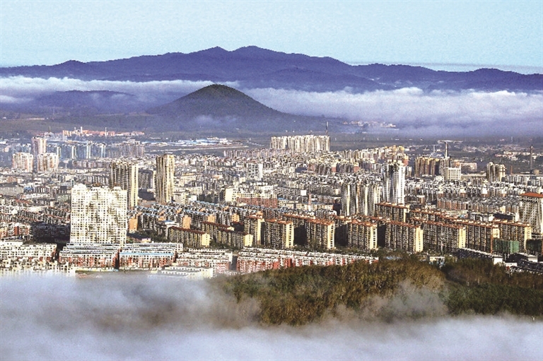 远眺磐石市区通讯员 陈梦昕摄 远眺磐石市区通讯员 陈梦昕摄