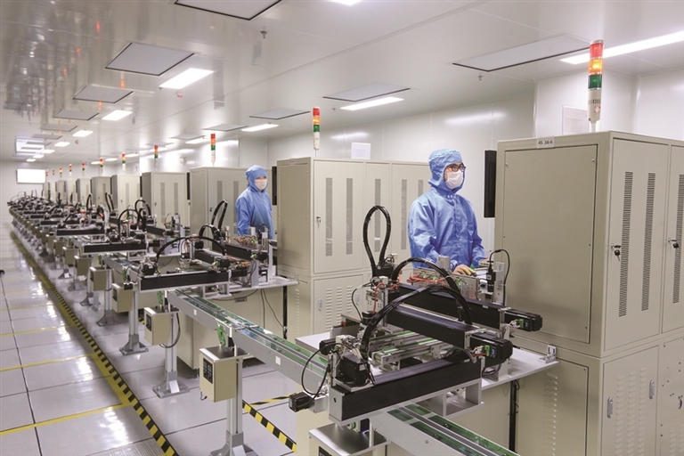 四川明德亨电子科技有限公司生产车间通讯员 纳融摄