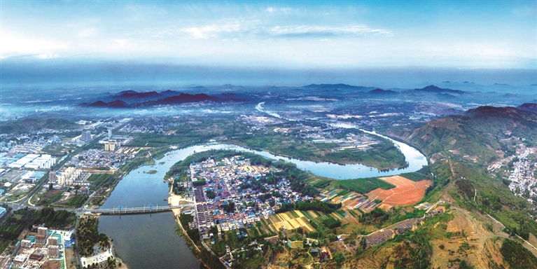 汶河大湾 通讯员 刘笃龙摄 汶河大湾 通讯员 刘笃龙摄