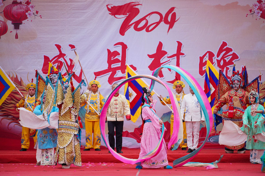 戏曲演出精彩纷呈 （陈争强 摄）