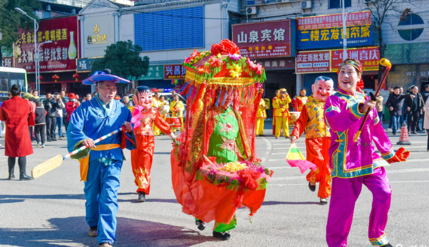 特色民俗表演现场（童曙明 摄）