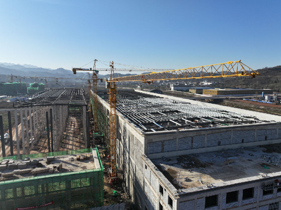 红川酒业年产1.2万吨纯粮原浆白酒项目建设（刘建军 摄）
