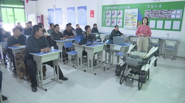 图为授课现场（段江玺 摄）