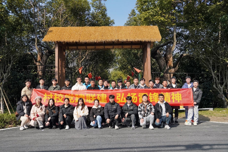 活动合影现场 （李晓清 摄）