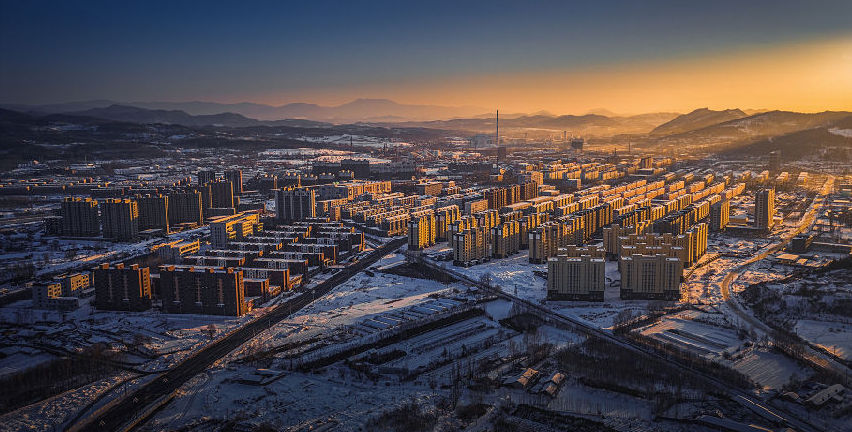 江源区的晨辉（王浩宇 摄）