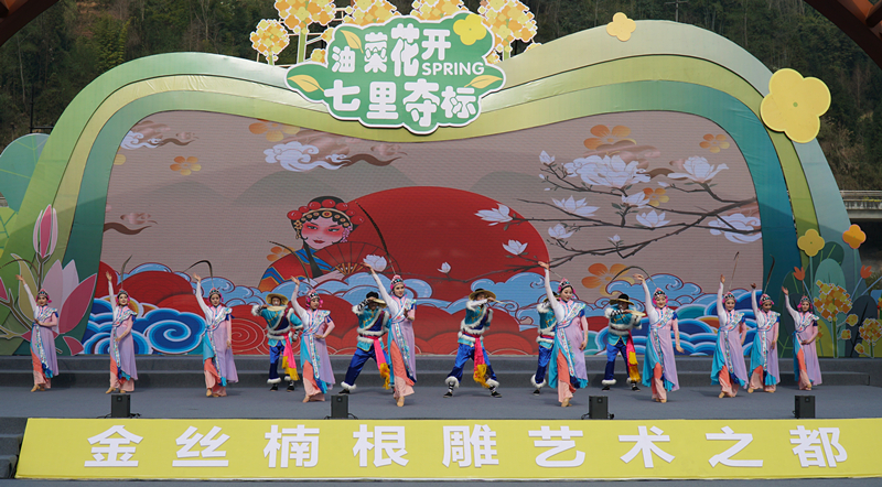 民俗活动现场 (宋宛融 摄)