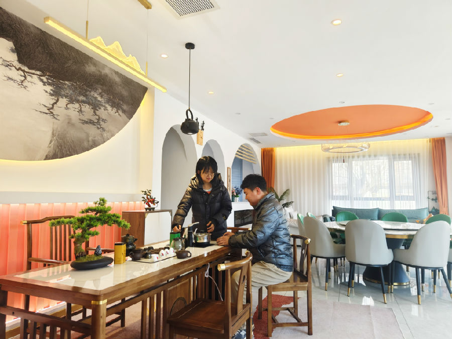 “百禄·乐活小镇”以优质的服务、完善的设施，持续提升乡村旅游发展质量。（李广友 摄）