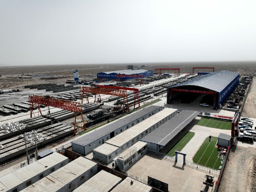 图为G219线昭苏至温宿公路建设项目第四合同段2标段综合场站。（赵新昌 摄）