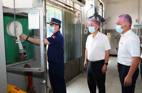 检查现场（许国慧 摄）