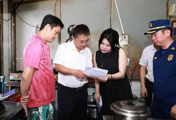 检查现场（许国慧 摄）