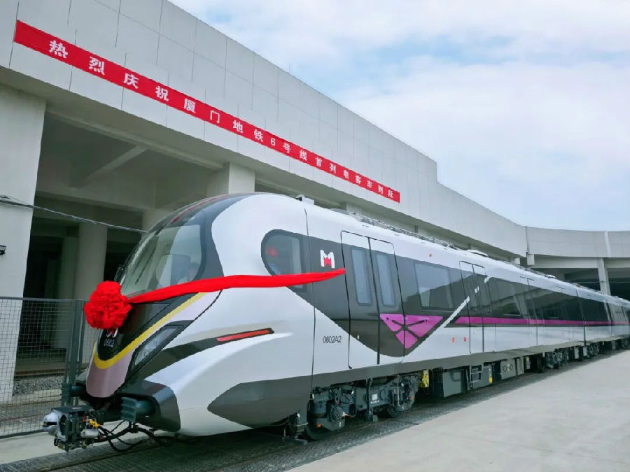 4月2日，厦门地铁6号线首列自动驾驶电客车顺利运抵社头车辆段 （陈燕贤 摄）