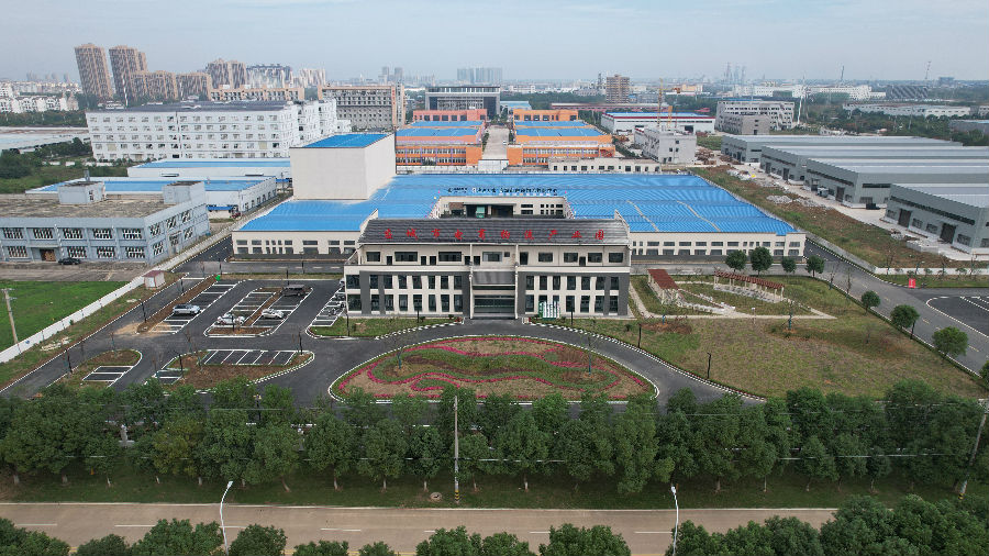 图为应城市寄递物流共配中心航拍图（何博 摄）