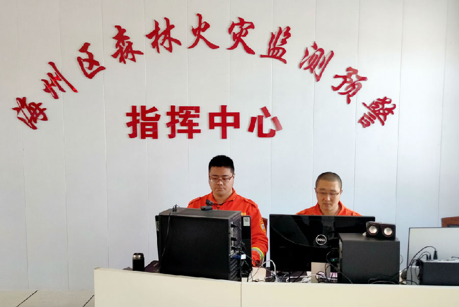 监控值守（王福利 摄）