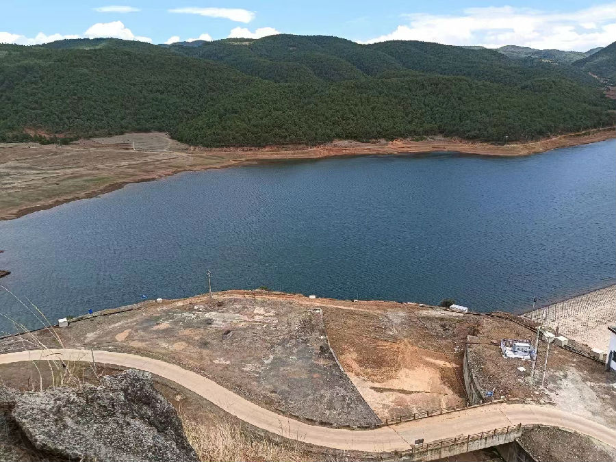 小坪水库一角（沙明会 摄）