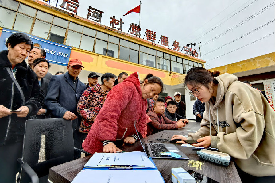 “春风送爱心，助残进万家”系列活动现场（孙军 摄）