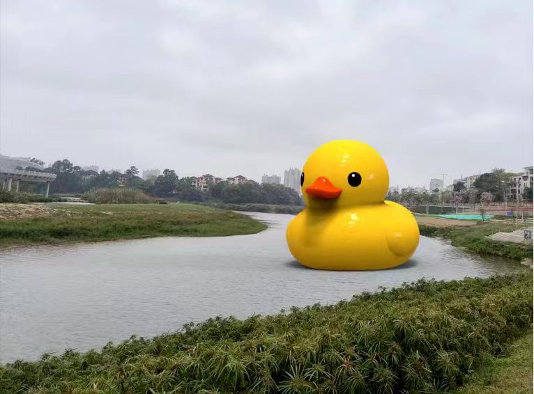 热门IP“大黄鸭”来助阵（陈丹娜 摄）