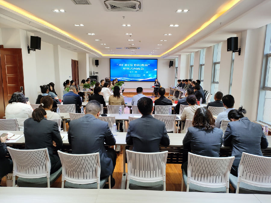 问政会现场（李艺杭 摄）