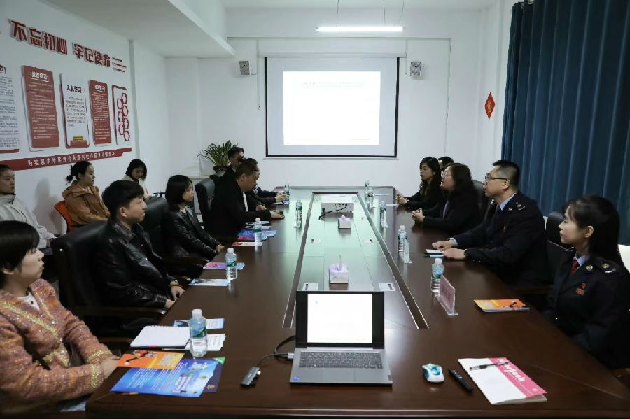 座谈会现场（侯鑫 摄）