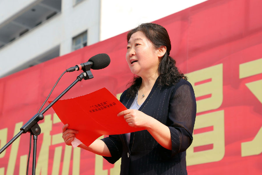 申红霞在开班仪式上讲话（郭明远 摄）