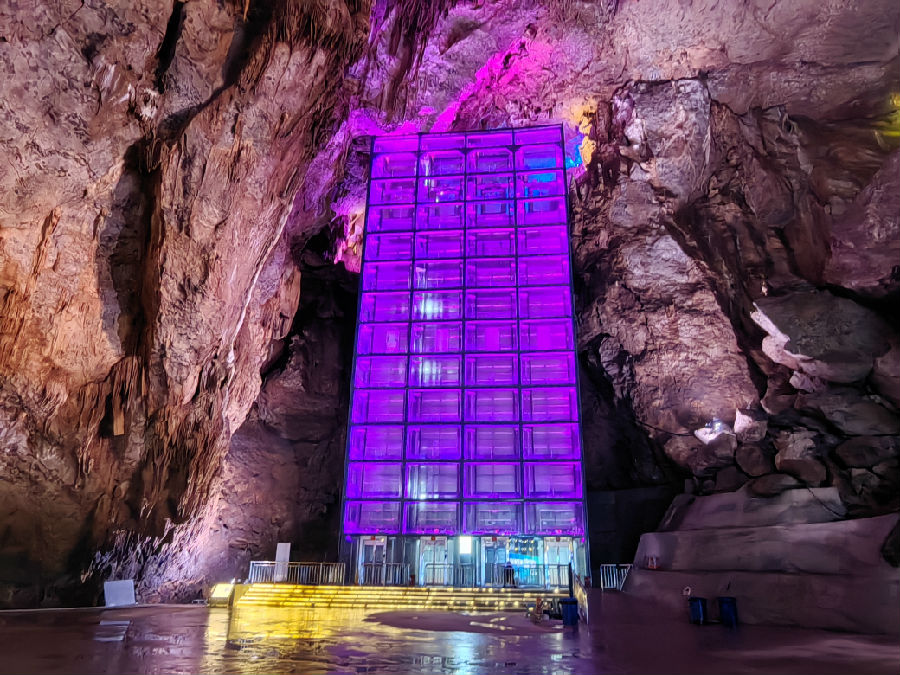 图为“水晶云梯”（余惠玲 摄）