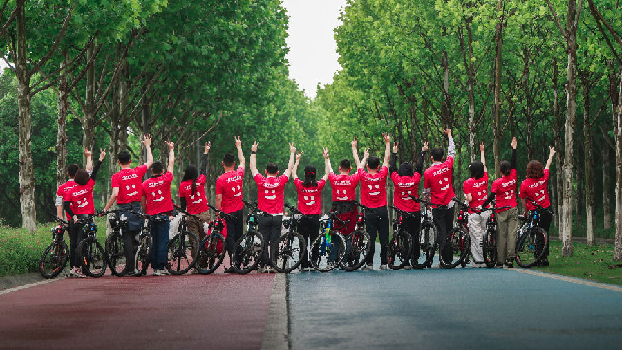 骑行活动现场（程建波 摄）