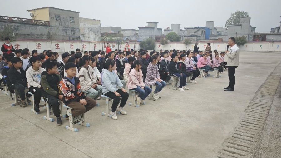 活动现场(黄颖 摄) 活动现场(黄颖 摄)