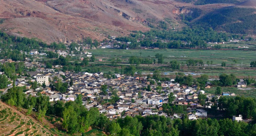 白雾村全貌（曲会 摄）