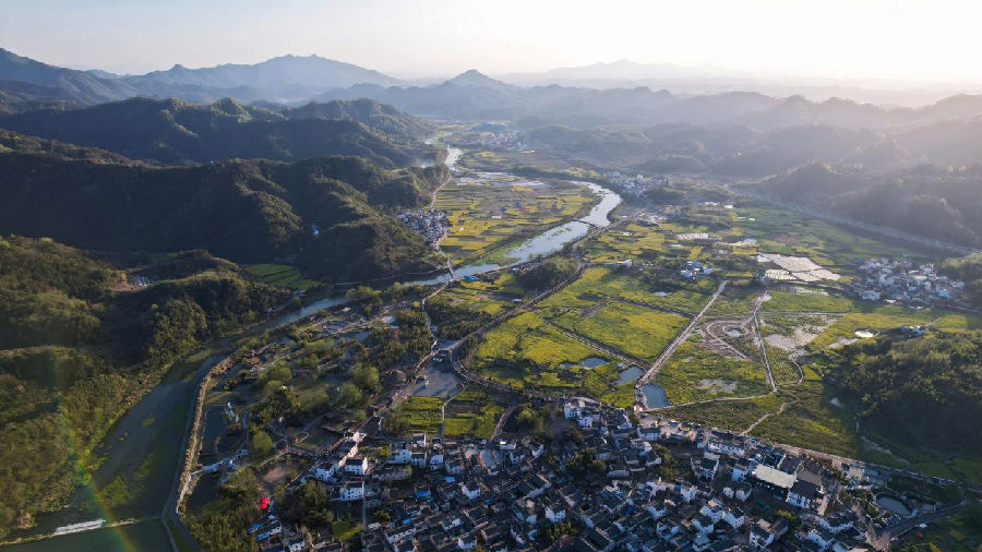 安徽绩溪县瀛洲镇（汪秀云 摄）