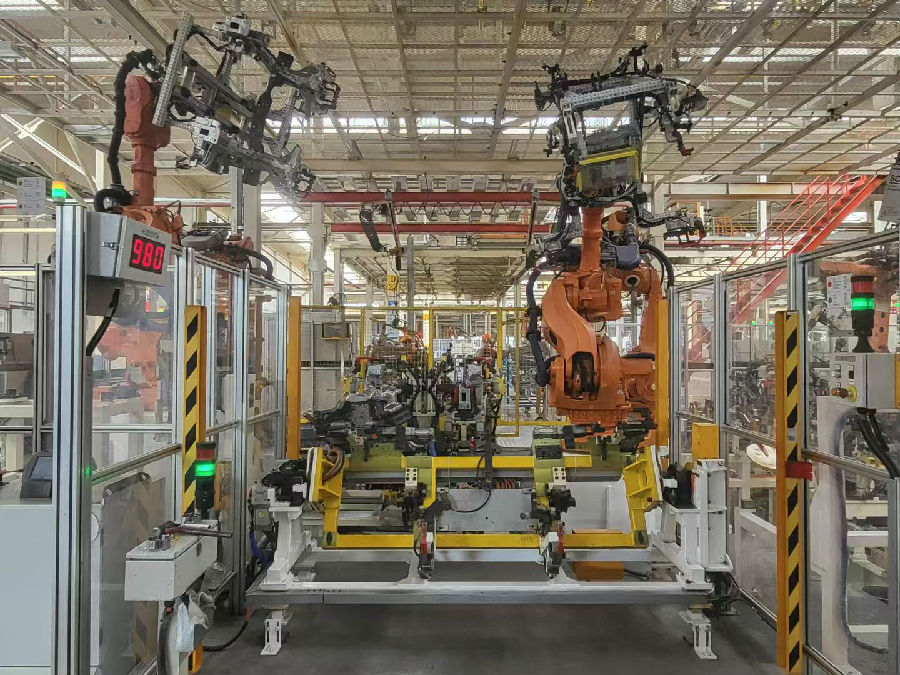 全自动机械化生产车间    （杜晓楠摄）