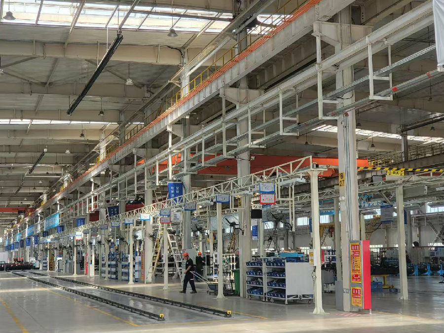  吉利晋中基地生产车间   （杜晓楠摄）