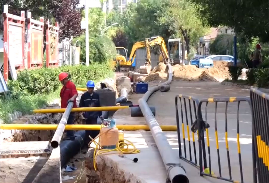 管道施工（宋明志 摄）