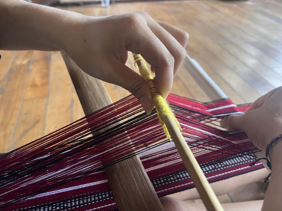 佤锦织布（王萍 摄）