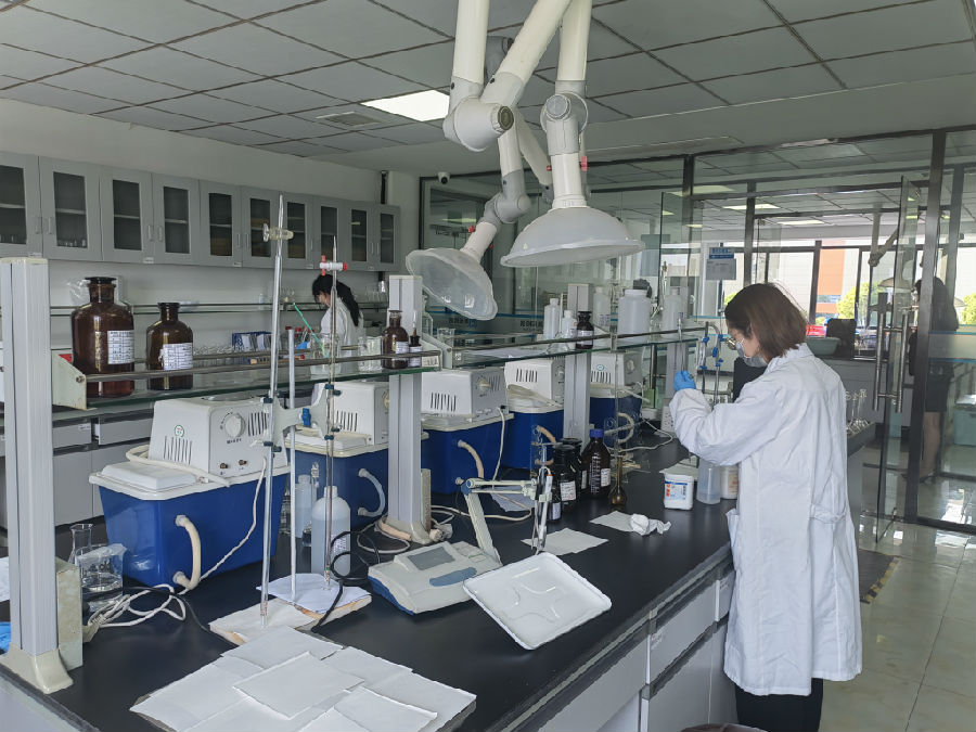 图为湖北美辰环保股份有限公司生产的装配式磷石膏渗滤液装备（周桂 摄）