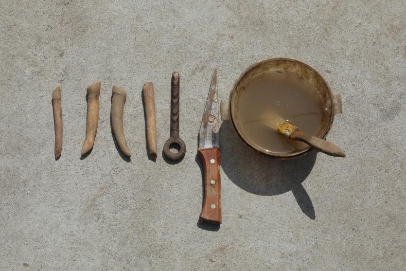 张付龙捏塑脊兽使用的工具（杨士奎 摄）