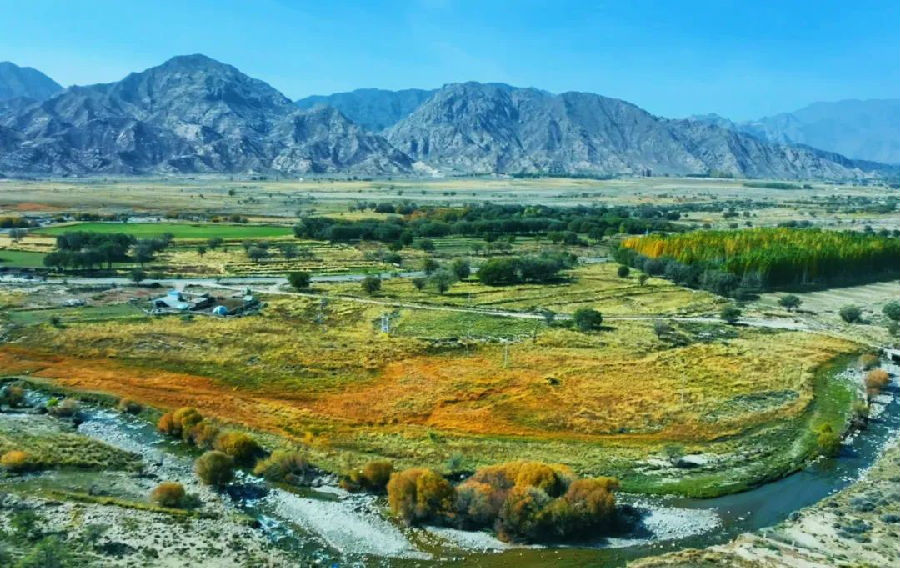 和硕县塔什汗国家湿地公园绝美景象令人目不暇接，美不胜收。（道尔利 摄）