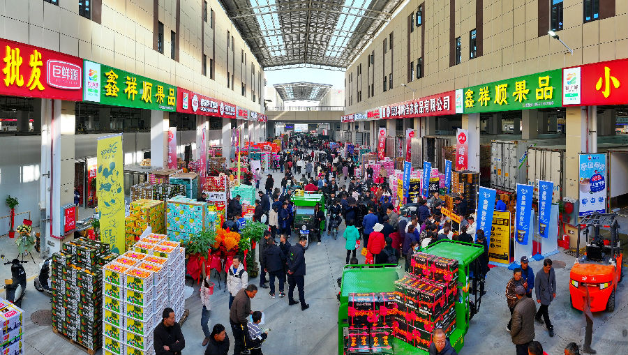 水果交易区街景 （宓天鹏 摄）