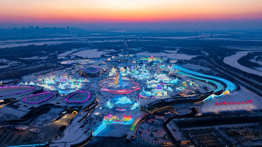 冰雪大世界航拍（郑蓥卓 摄）