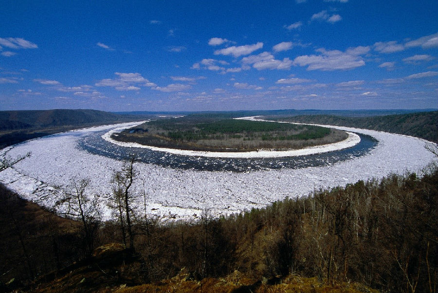 龙江第一湾冬景 （徐守岭 摄）