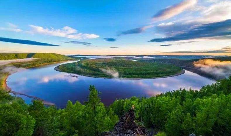 龙江第一湾夏景（王永红 摄）