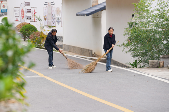 干净整洁的成县镡河乡将利村形貌（陈争强 摄）