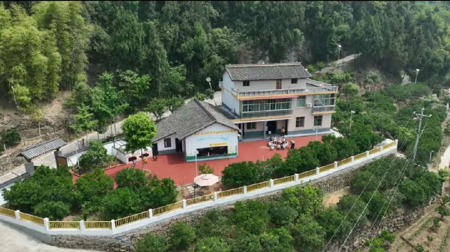 “颐养小院”和“童趣小筑” （詹磊 摄）