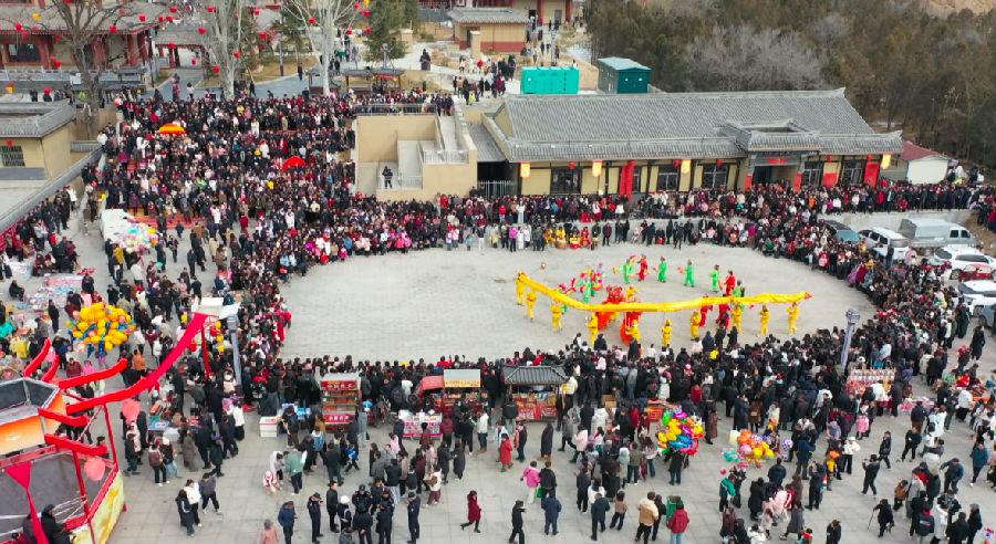 礼县三国文化产业元社火表演（王晓瑜 摄）
