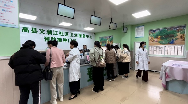 体检登记（符丹丹 摄）