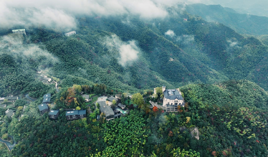 民宿成群的莫干山（蔡俊 摄）