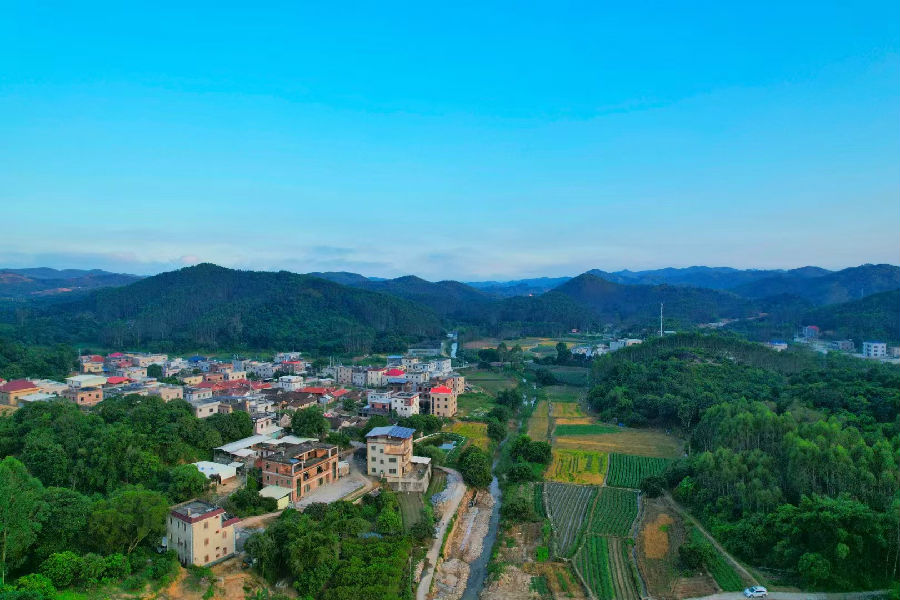 赤岭畲族乡人居环境航拍图（蓝长裕 摄）