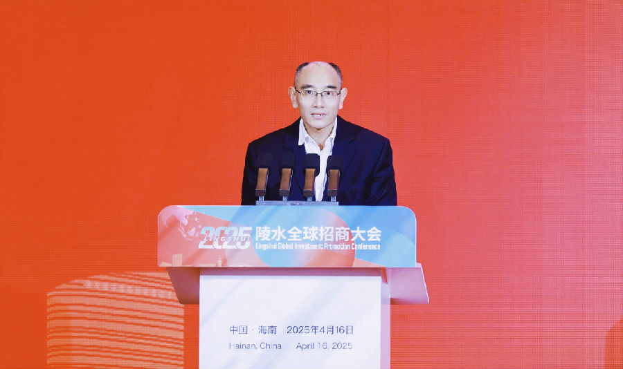 海南省商务厅党组成员、副厅长李枝平致辞（李霜梅 摄）