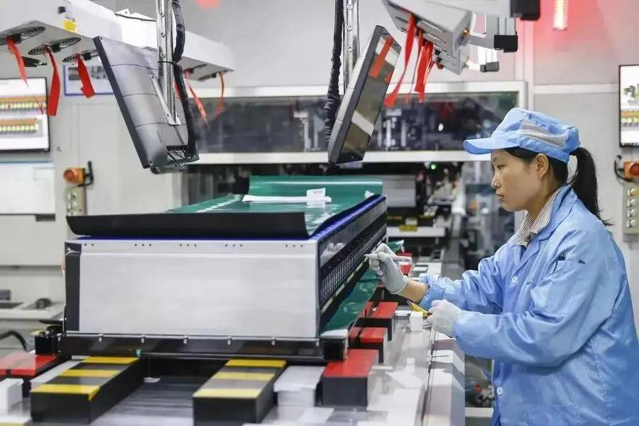 中贝(合肥)动力及储能电池PACK项目生产线高效运转（秦旻琪 摄）