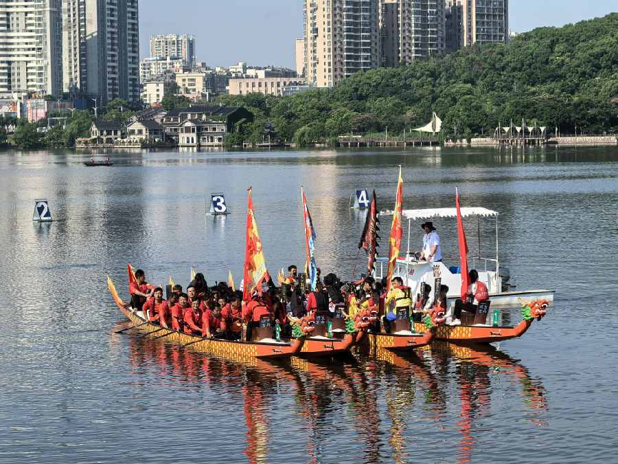 赛前准备（余惠玲 摄）