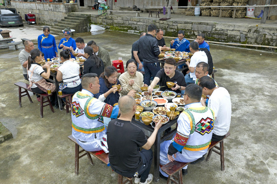 共庆端午（赵勇 摄）